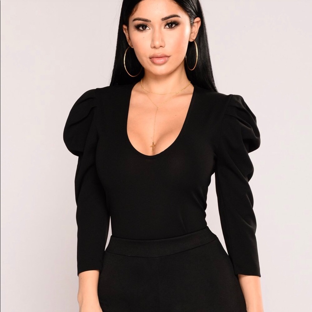 Deep V Cut Top - Picture 2 of 5